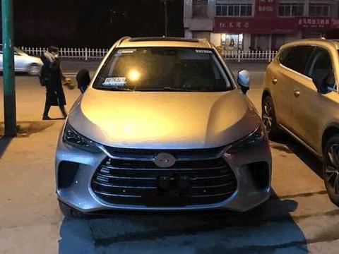 家门口偶遇一台比亚迪唐二代，或15万起售，外观远看像奥迪