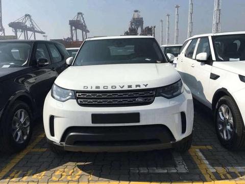偶遇大批路虎发现5新车，工作人员：改款失败没人买，7折处理