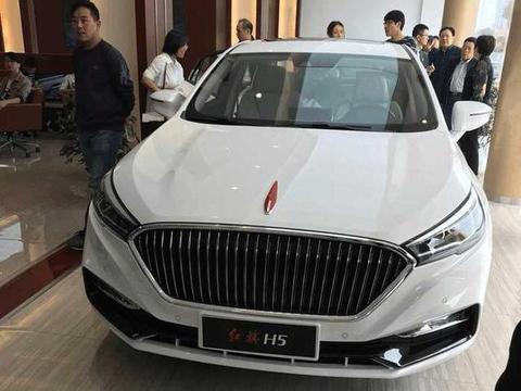 红旗造的轿跑来了，外观阿特兹附体，内饰豪华赛奥迪，给国人长脸