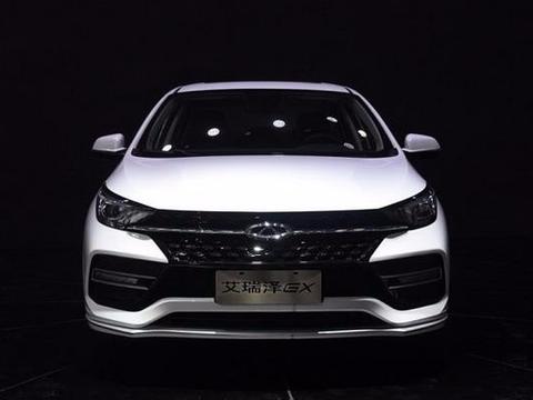 奇瑞艾瑞泽GX亮相，北京车展最亮眼的国产车型？