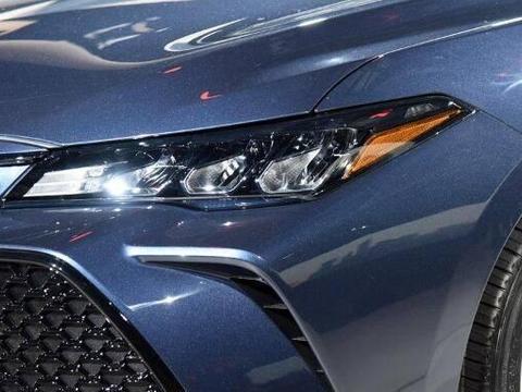 锐志继任者强势归来，比宝马奥迪帅气，18万让