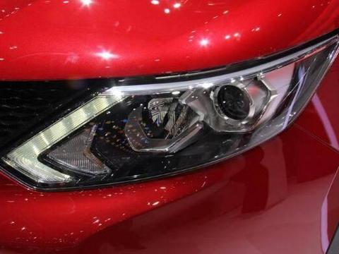 日产终于要爆发，这车改款后决心干倒途观，仅12万，比汉兰达实用