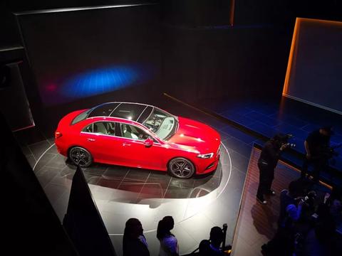 奔驰A级三厢闯江湖，宝马奥迪别留恋庙堂了