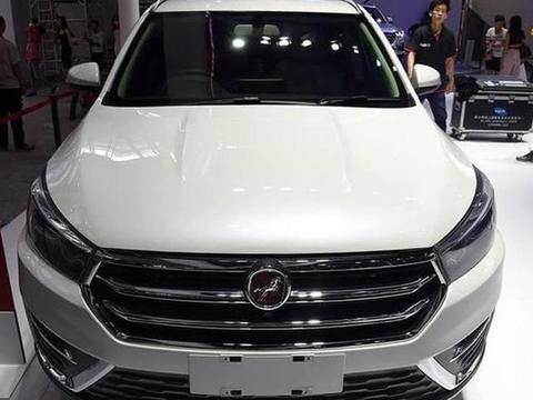 外观霸气远胜途昂，涡轮增压及全景天窗