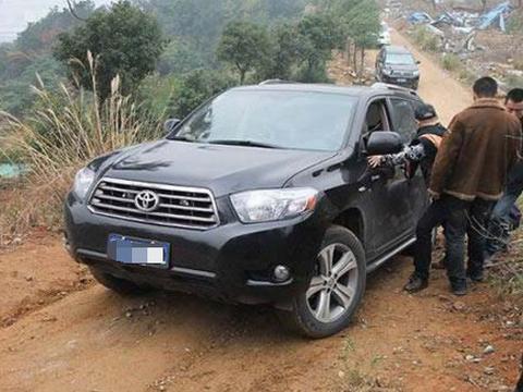 前怕汉兰达，后怕凯美瑞，弯道別欺雪铁龙，这是什么意思？