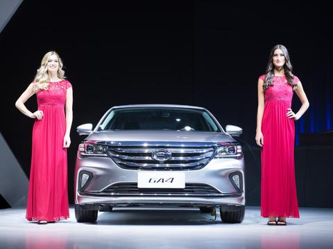 科技感爆棚，传祺GA4是智能家轿的“头号玩家”？