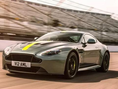 戴姆勒否认将与吉利合作，宝马新X7也玩起了大屏幕