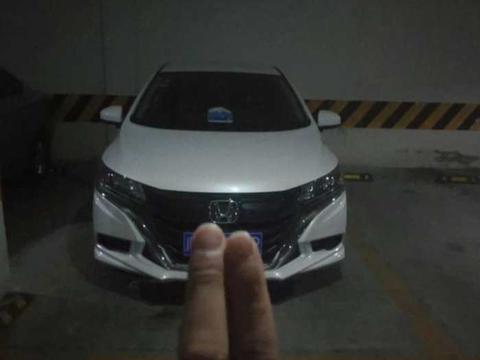 表姐早几天刚买了轩逸, 悔得肠子都青了, 想用轩逸和我换!