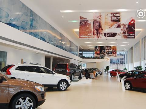 男子花一百多万全款买车两年未提到，商家：我们的车是卖给有钱人