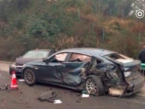 高速上突遇前方障碍物怎么做？大部分人都做错了