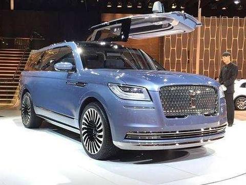 车长超5米, 高近2米, 一拉车门自动弹出脚踏, 连路虎都服了