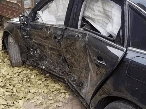 青岛一辆40万奥迪A6，车主只卖10万，却无人问津，原因却是这样