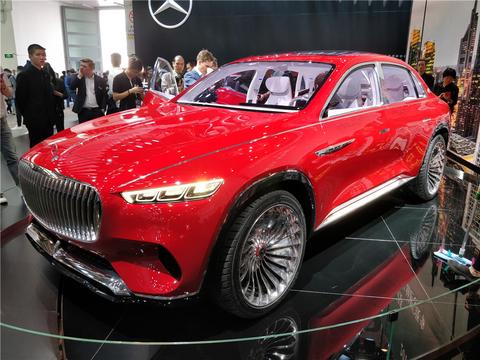 中国特供的奔驰SUV，土豪们边骂丑边排队买，劳斯莱斯都看呆了