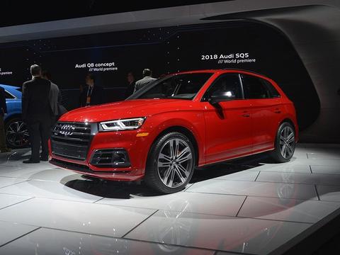 新车不足57万还买啥奔驰GLC！奥迪进口SQ5，配置V6缸吊打普拉多