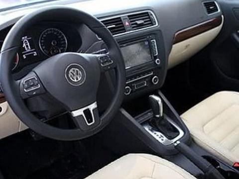 当红旗H5遇到大众速腾，红旗H5把面子里子全给你