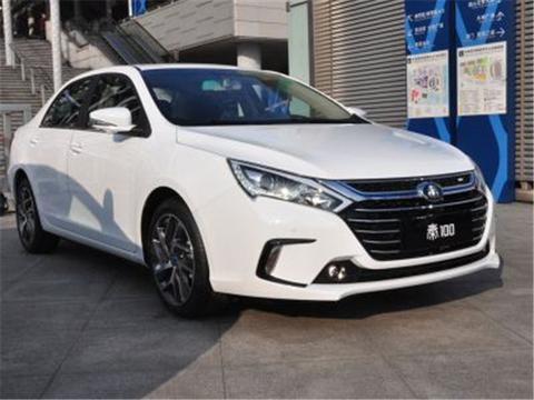 柳州一男子18万提比亚迪秦，4S店还送了这东西，令车主很开心！