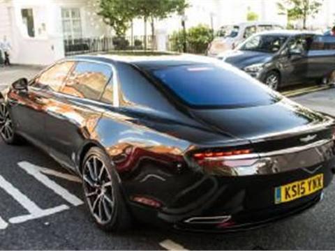 国外偶遇一辆20万“蒙迪欧”，仔细一看，却发现哪里不对劲！