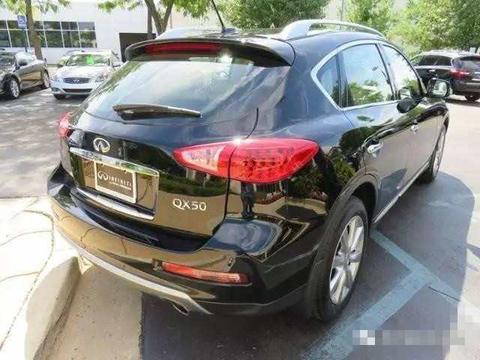 英菲尼迪国产后，关键仅28万，外观不输奔驰