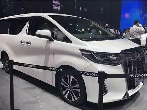 埃尔法迎来换代，前脸内饰大变样还要加价