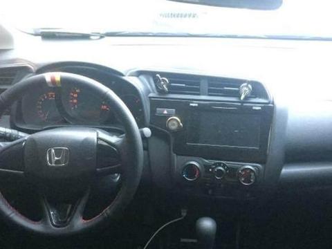 表哥买宝骏310后悔了, 现在聪明人都买这车, 好看帅气又好开!