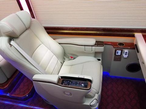 丰田考斯特埃尔法座椅为什么这么好，柯斯达改装效果