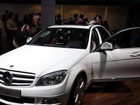 你知道当红女星都开什么车吗？范冰冰的车跟她很配！