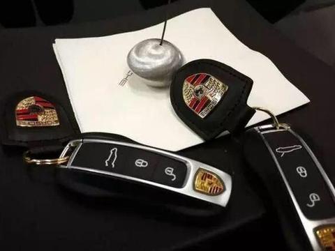 最惹男人喜爱的SUV，5.9S破百，前时四驱宝马奥迪都不带考虑的