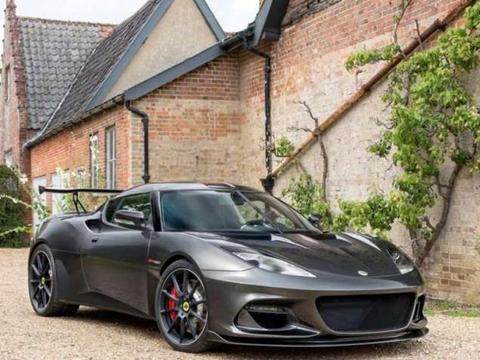 吉利收购了这个车企后, 这个亏损的跑车品牌开始让国人熟悉