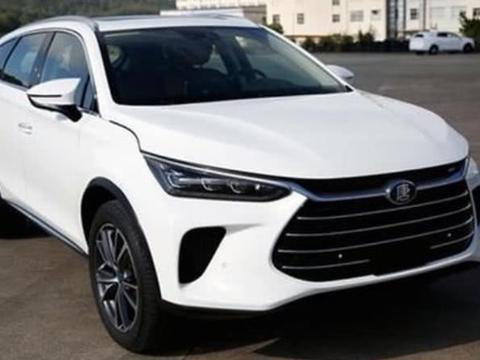 比亚迪唐燃油版实车亮相，这款大型SUV性价比极高，汉兰达尴尬了