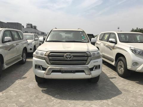 18款丰田酷路泽4600中东版  详细配置详解