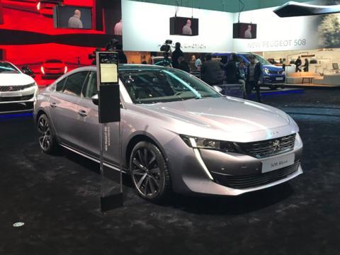 法系车的最强王牌! 国产新车降5万, 比马自达6帅, 仅15万放弃迈腾