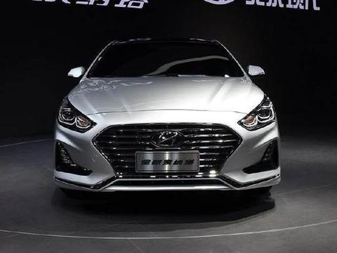 混的最差的中级轿车，实力碾压阿特兹，如今月销量仅192辆！