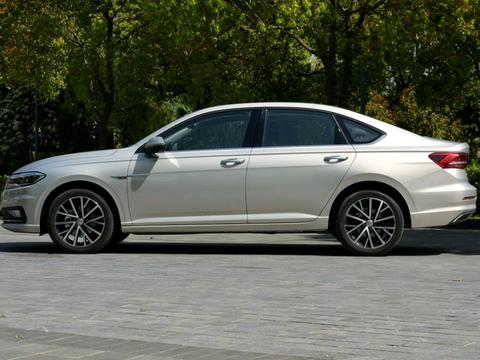 朗逸Plus第一批车主提车记，全款落地18万多，越开越喜欢