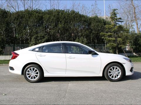 精明的人都不买朗逸，这款合资车同级动力最强，号称前驱小宝马