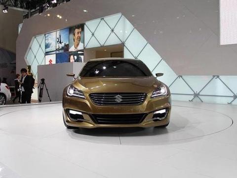 铃木终于开窍了！首款轿跑比思域还漂亮，油耗3毛仅9万，放弃朗逸