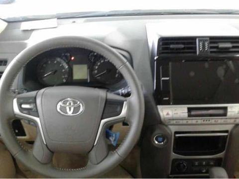 18款中东版丰田霸道4000是越野性能和公路性能最均衡的车型之一