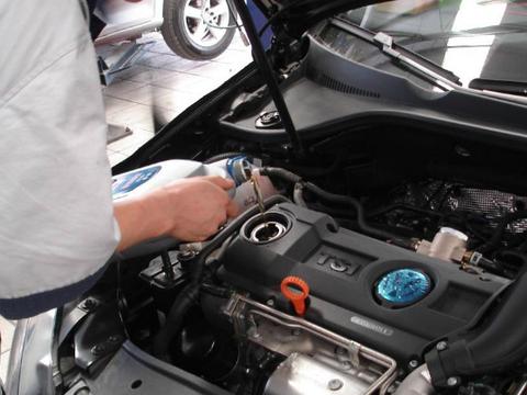 4s店建议5000公里换一次，这是真的吗