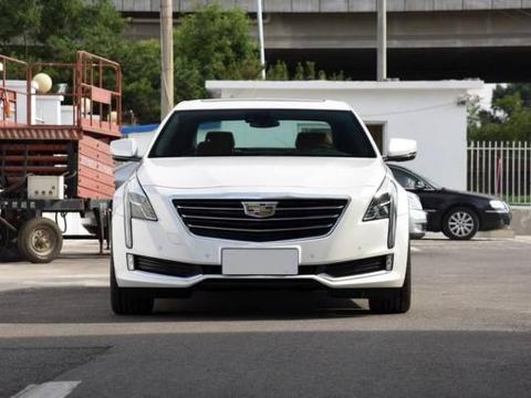 最可怜的C级车，尺寸接近宝马7系奔驰S级，降价10万还卖不动