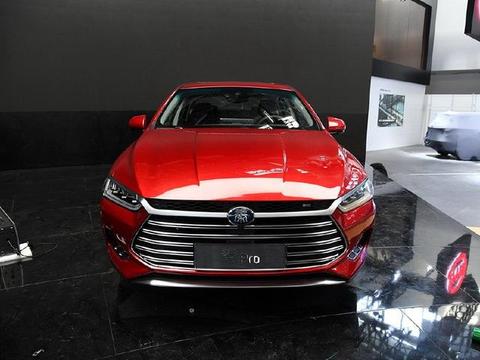 比亚迪这车上市，其他混动车型都要凉，颜值逆天，4秒破百，20万