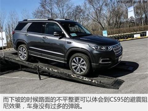 国产高端SUV火了！比普拉多还大气，14万农民工也能买得起