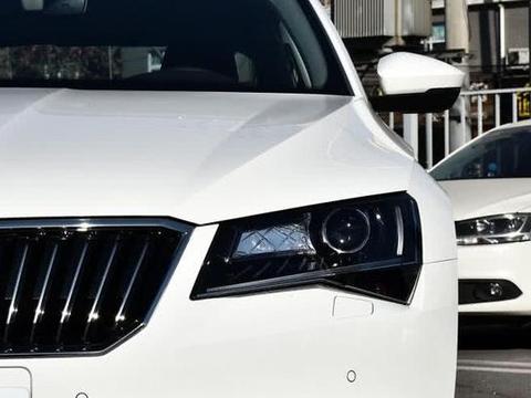 最委屈的德系车型，2.0T动力吊锤思域，掀背车身只售11万