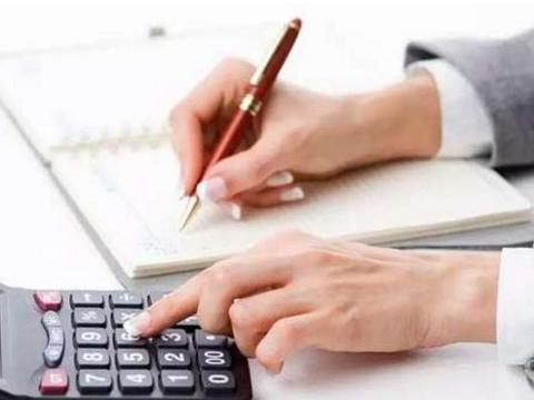 4S店业务员酒后吐真言，全款买车和按揭差别很大，别被..