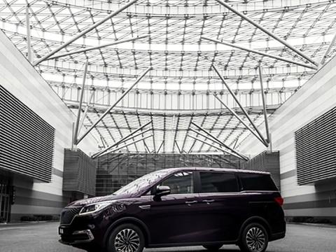 4米84的车长，2米82的轴距，7座还是它的标配！