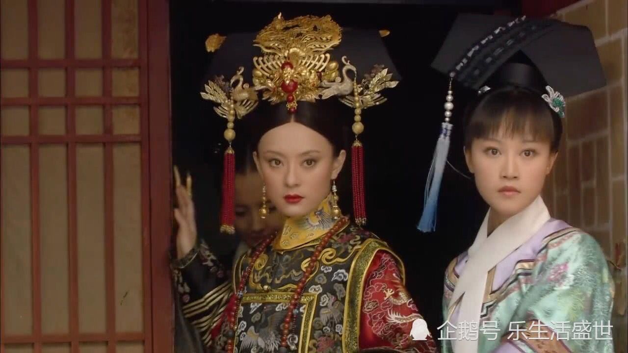 甄嬛传:华妃到死都不知,为何甄嬛回宫时头发上的凤凰是一金一银