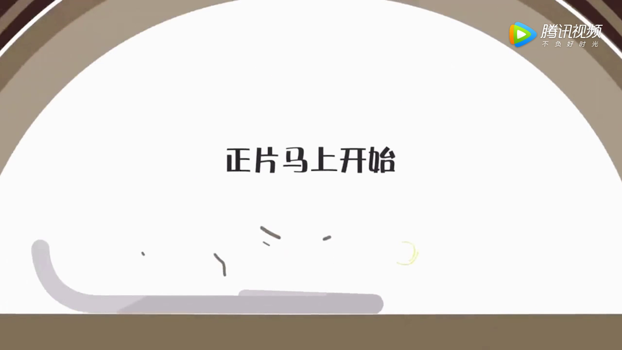 小伙骑电动车打电话，挡住了豪车的路，下一秒司机的反应太霸气！