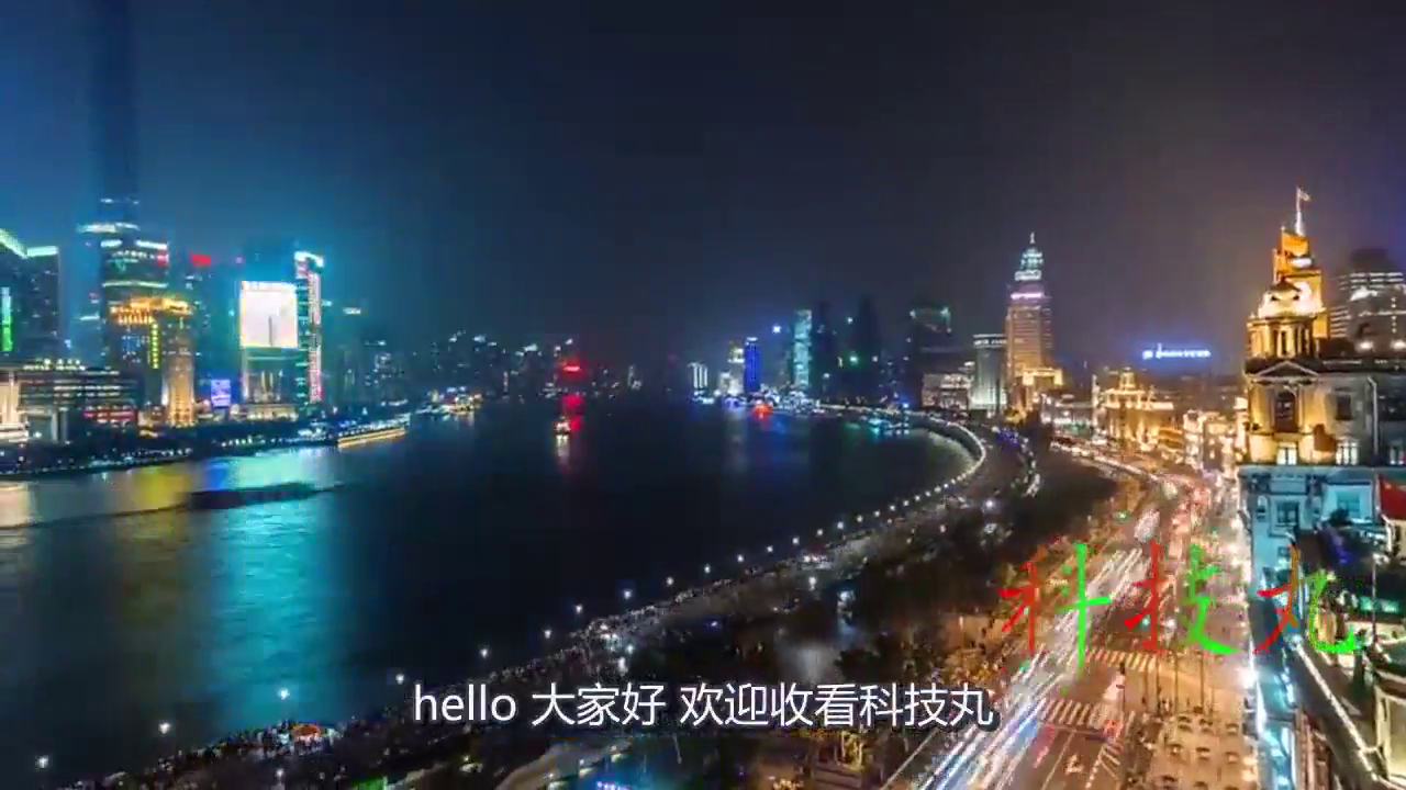 母亲骑电动车带孩子闯红灯，被大货车无情碾压，交警：女子负全责