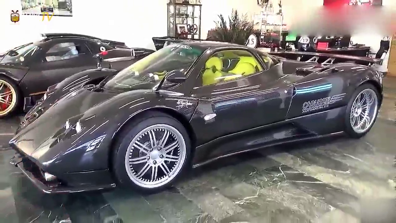 价值3000万的限量超级跑车，坐进车内才知道有多帅气！