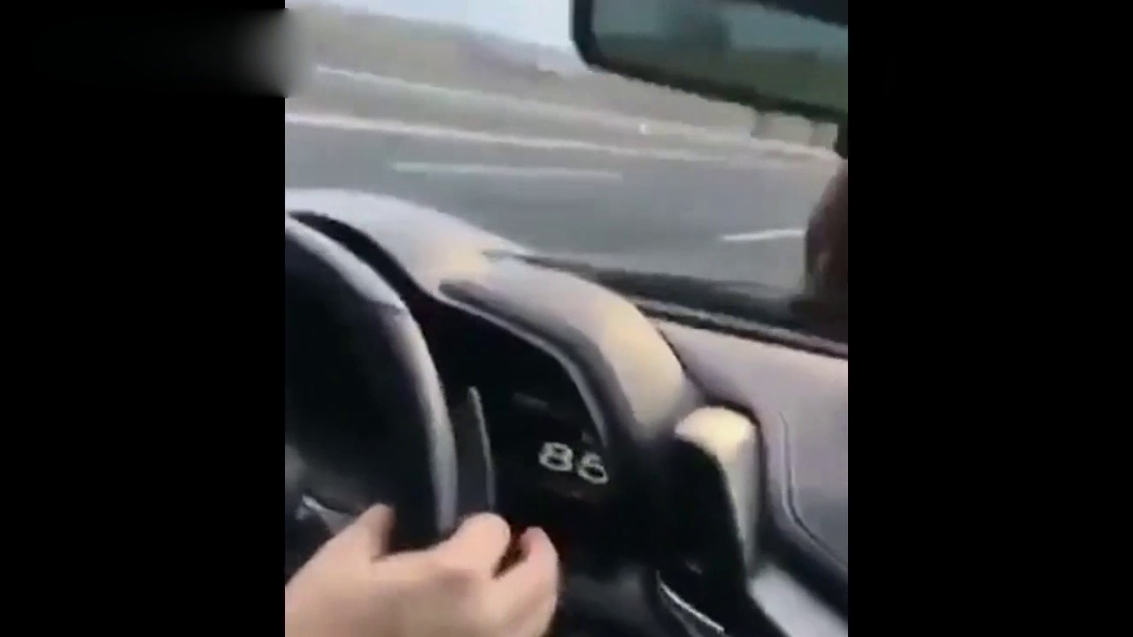 真过瘾，来感受一下3秒破百的超级跑车！