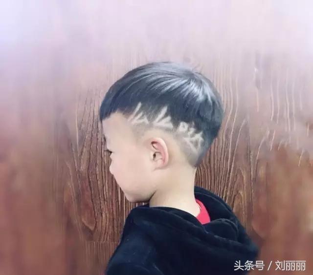 夏天最酷帅小男孩宝宝发型，妈妈们千万不要让你儿子错过