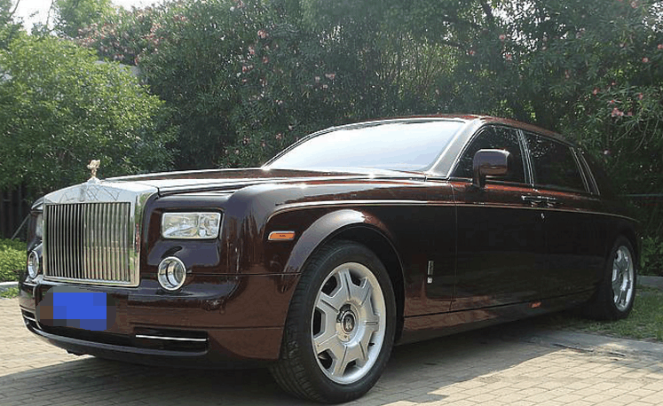 实拍大公司礼宾专业车: 6.7L劳斯莱斯幻影堪称“公路航母”